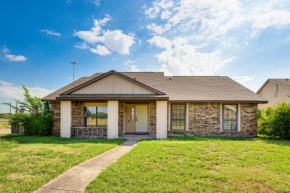 Less Than 1 Mi to Lake Ray Hubbard Home with Patio!